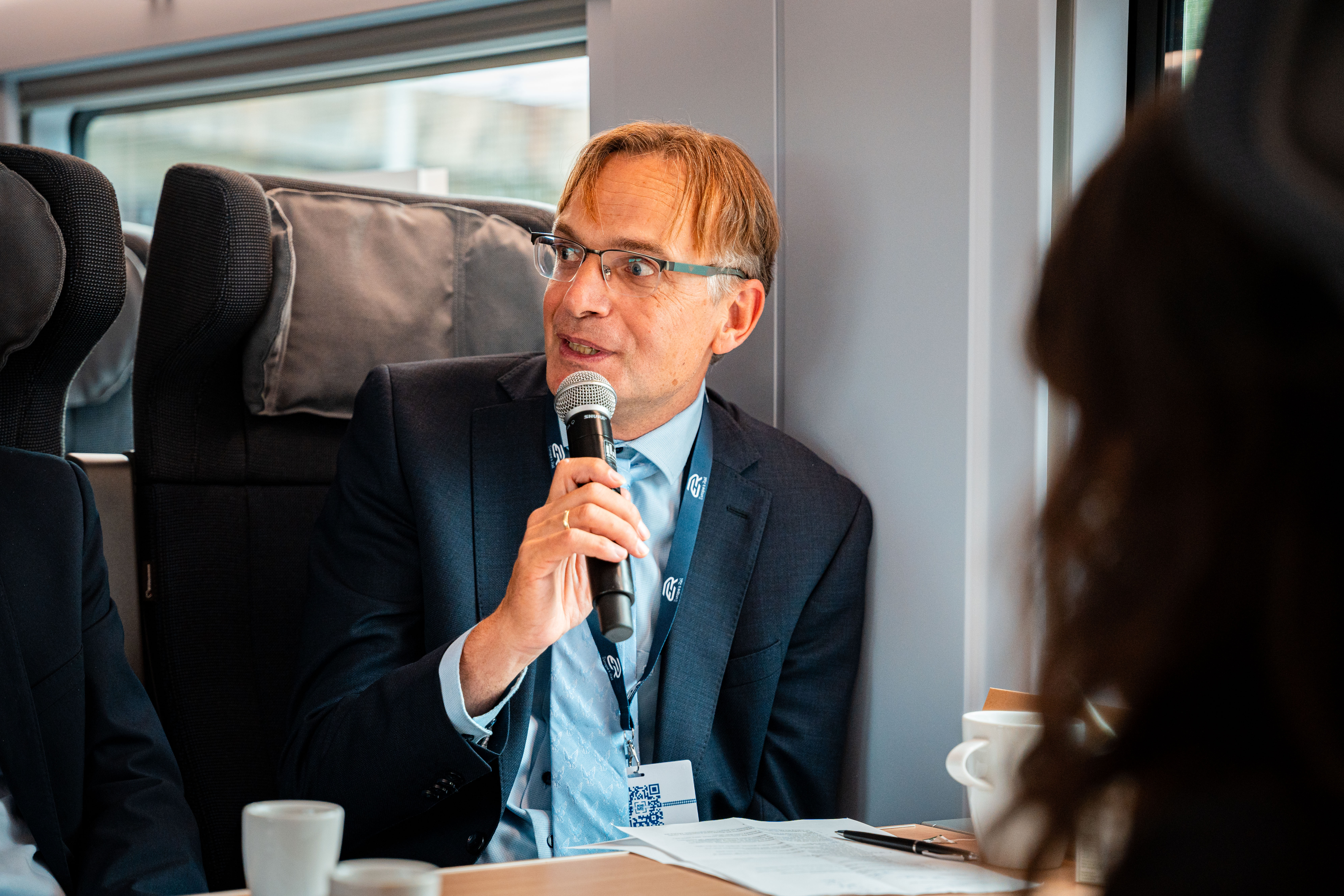 commissarissen en ministers op weg naar InnoTrans