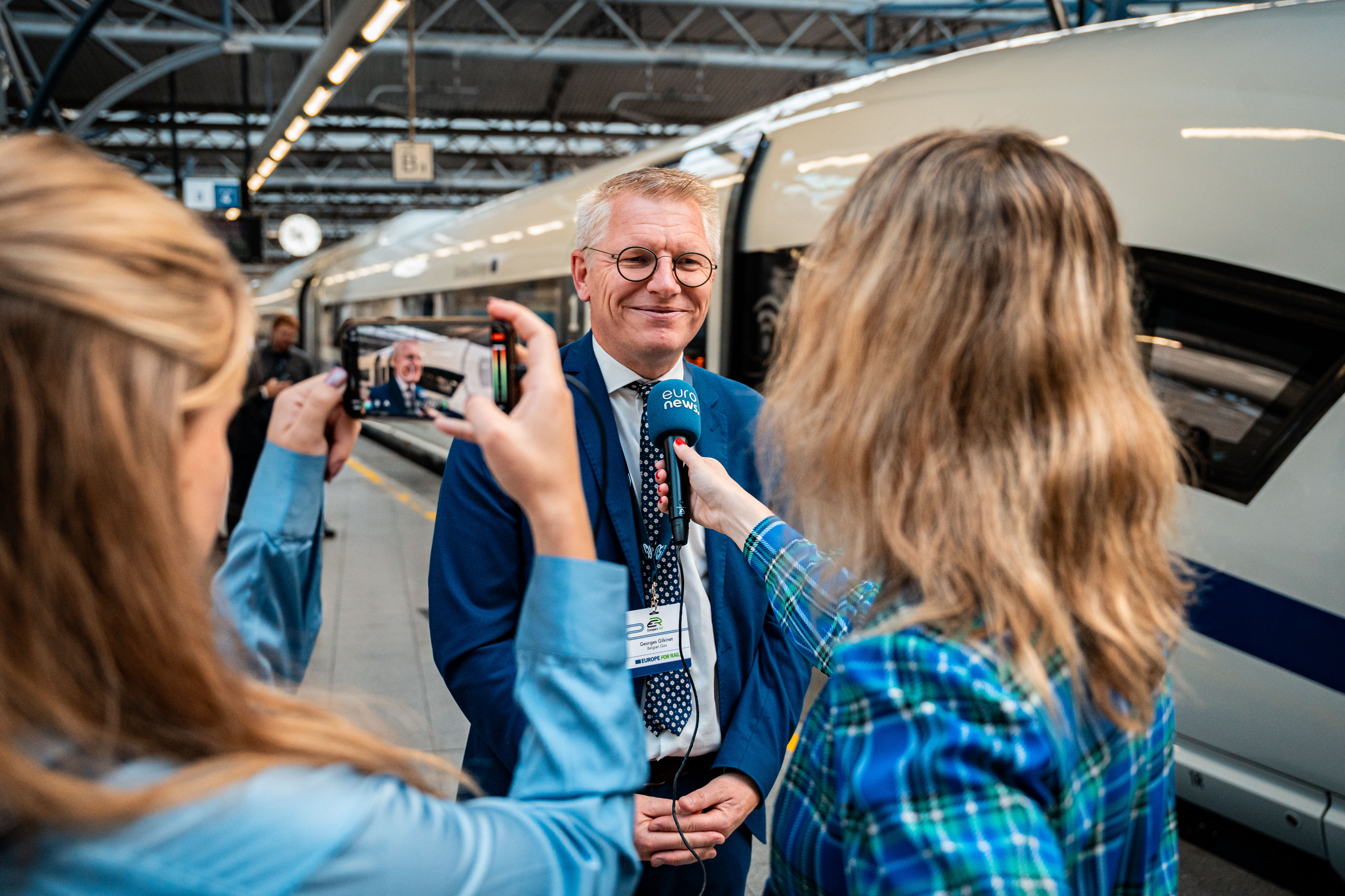 commissarissen en ministers op weg naar InnoTrans